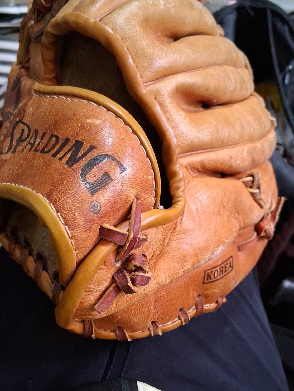 Spalding Light Brown Leather Baseball Glove